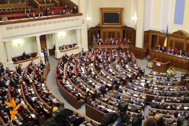 Рейтинг партий: лидирует 'Блок Порошенко', популярность 'Народного фронта' обвалилась