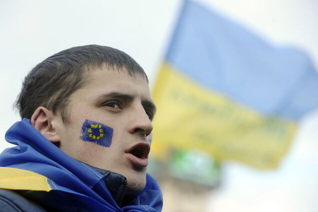 Большинство украинцев за присоединение к ЕС и НАТО