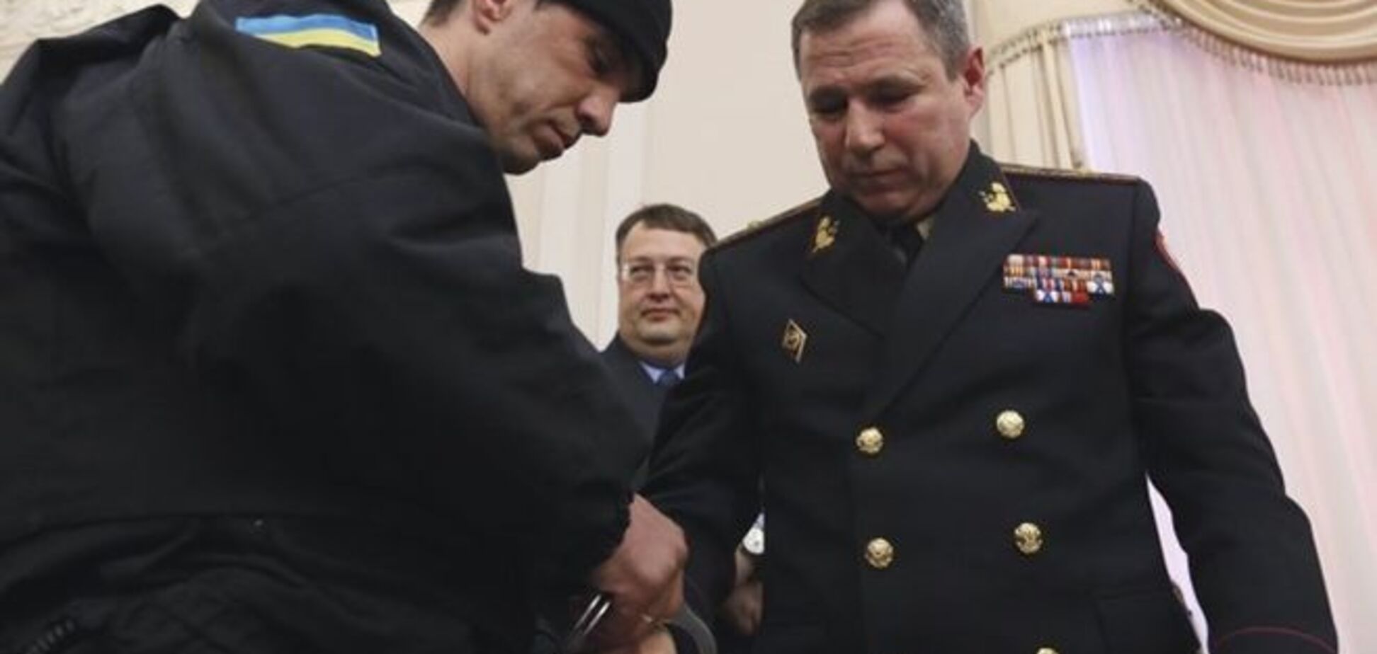 Вслед за Бочковским: экс-замглавы ГосЧС Стоецкого суд восстановил в должности