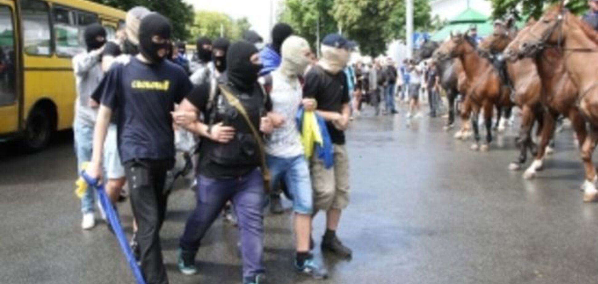 В Киеве самооборона взялась за перевоспитание школьников-радикалов