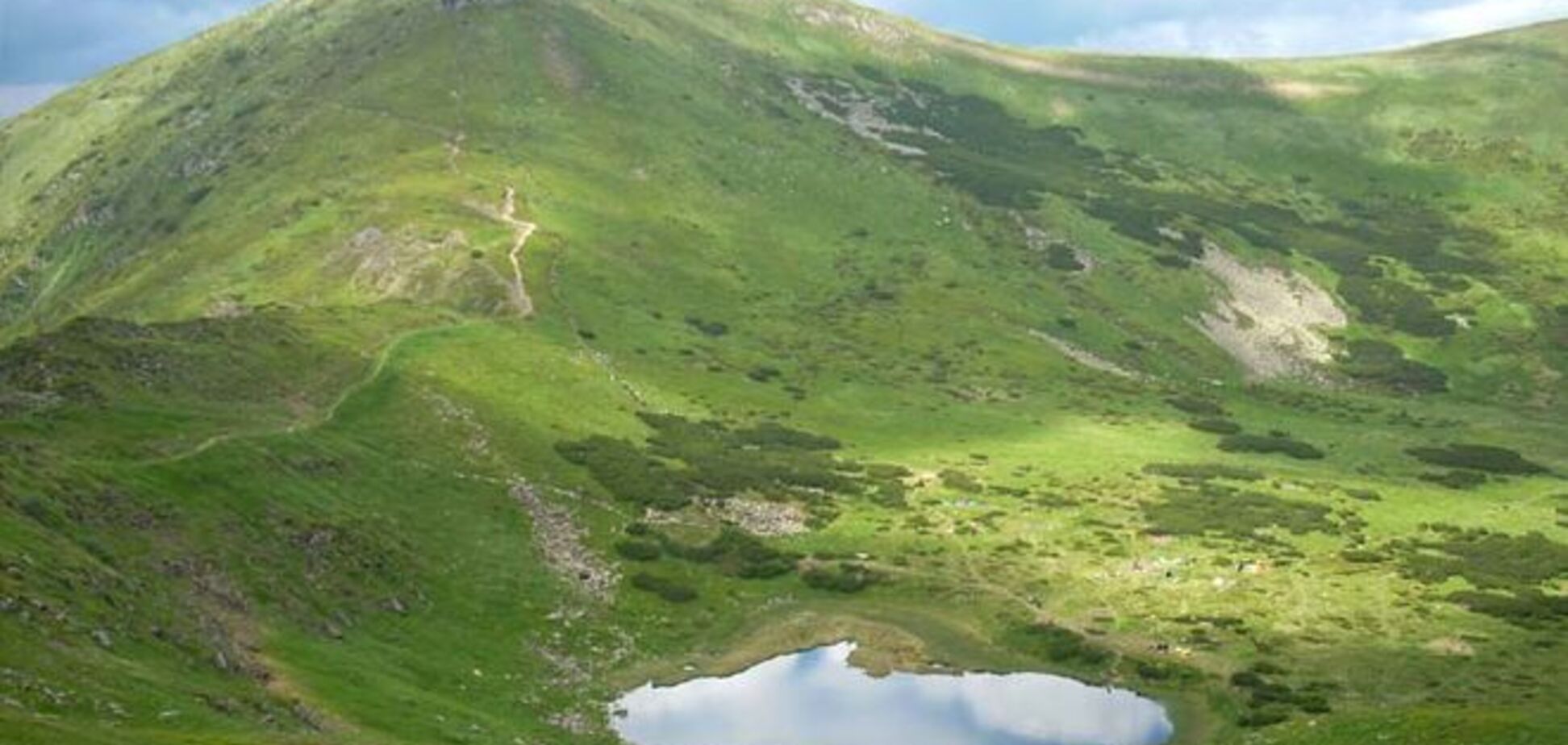 Потрясающая красота: уникальные озера Украины, которые стоит увидеть