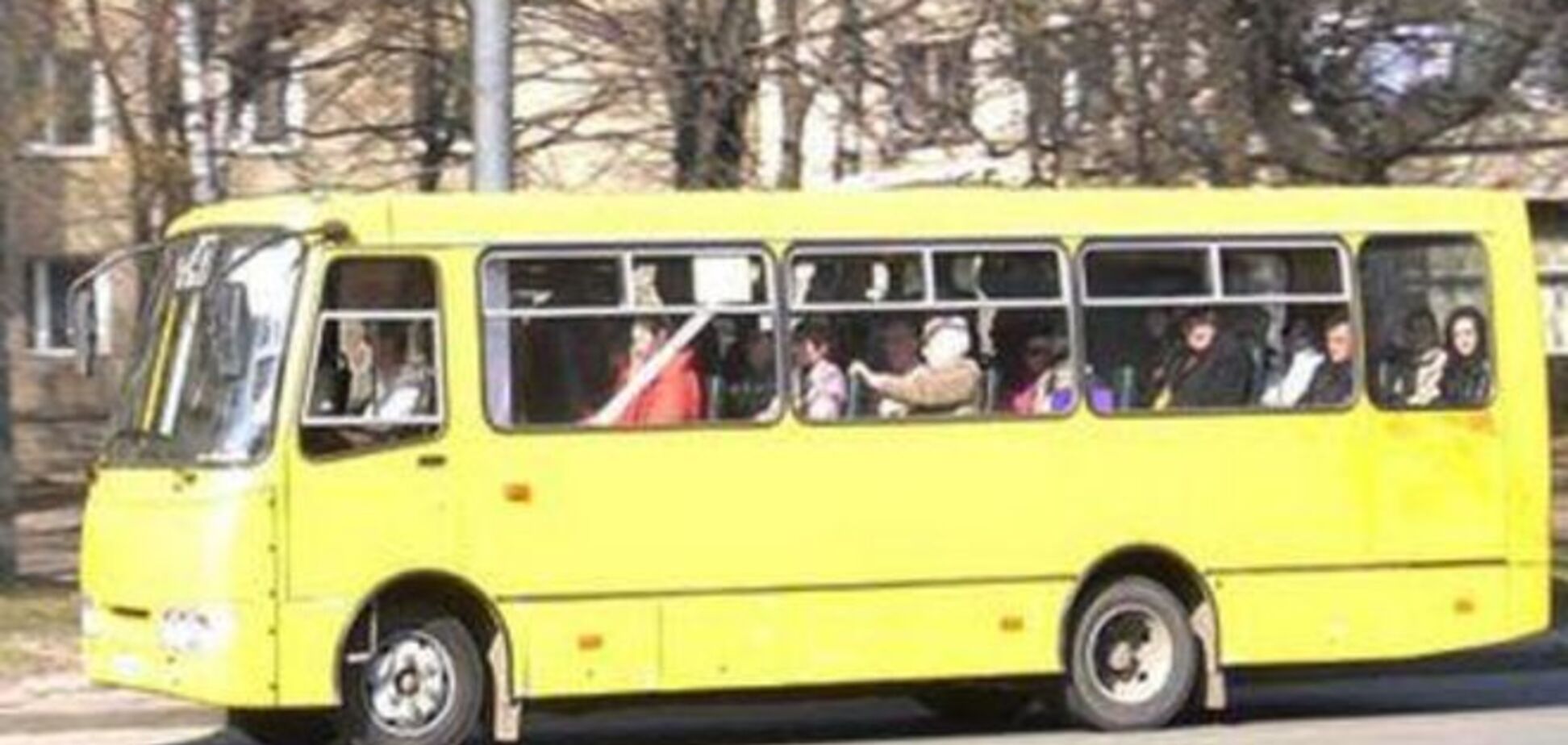 В Киеве маршрутка попала в ДТП, пострадал ребенок