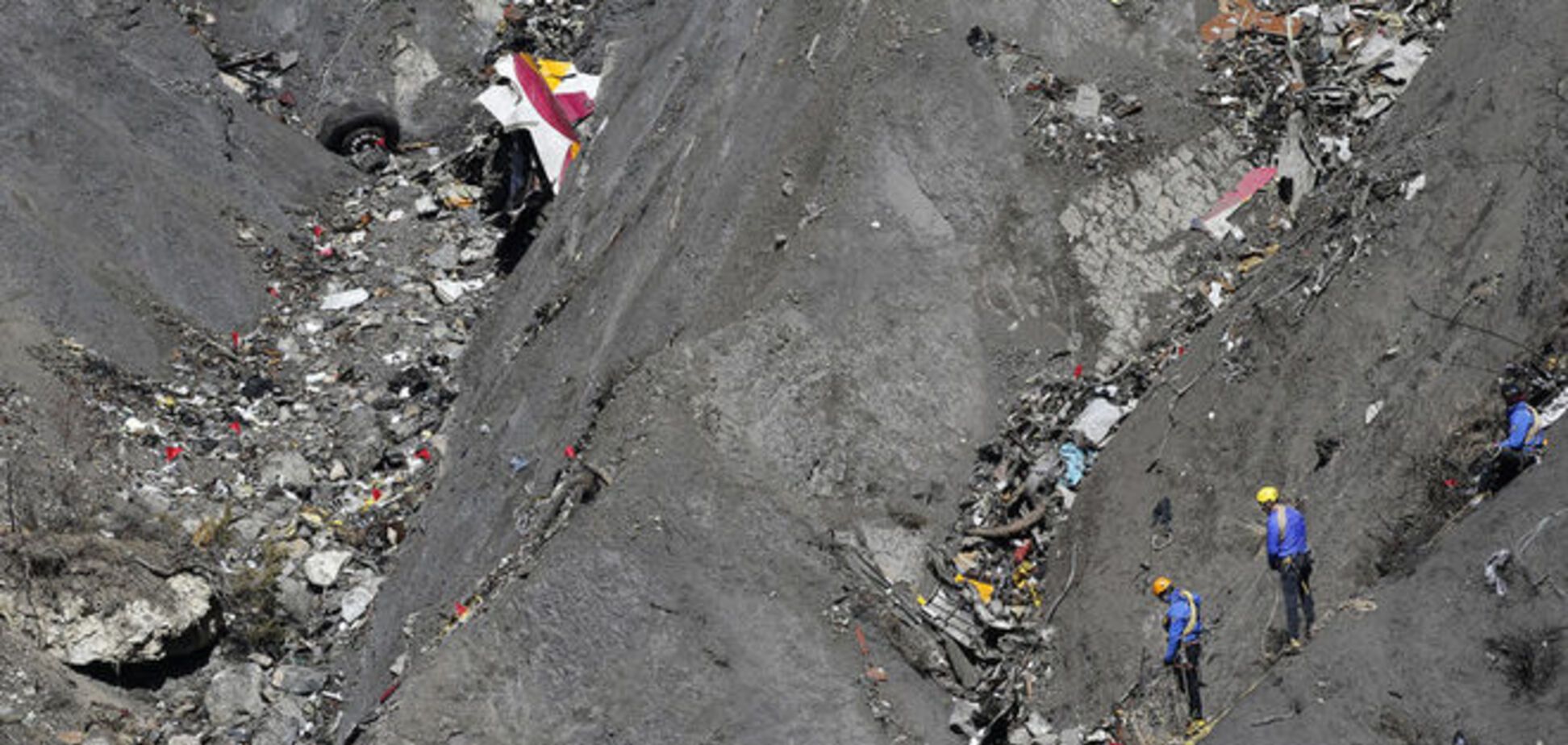 Крушение Airbus А320: в квартире пилота нашли психотропные препараты