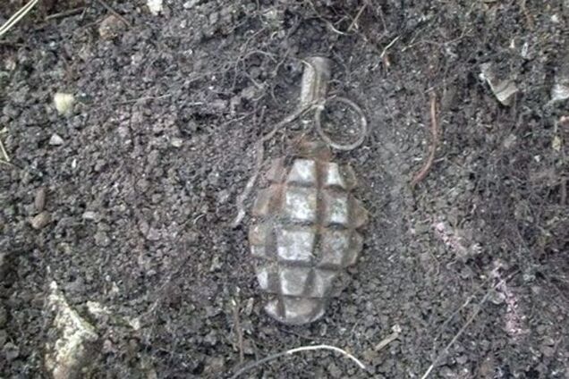 В Луганской области у школы нашли растяжку с гранатой