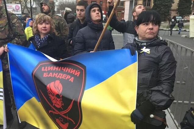 В Днепропетровске проходит вече против авторитаризма: онлайн трансляция