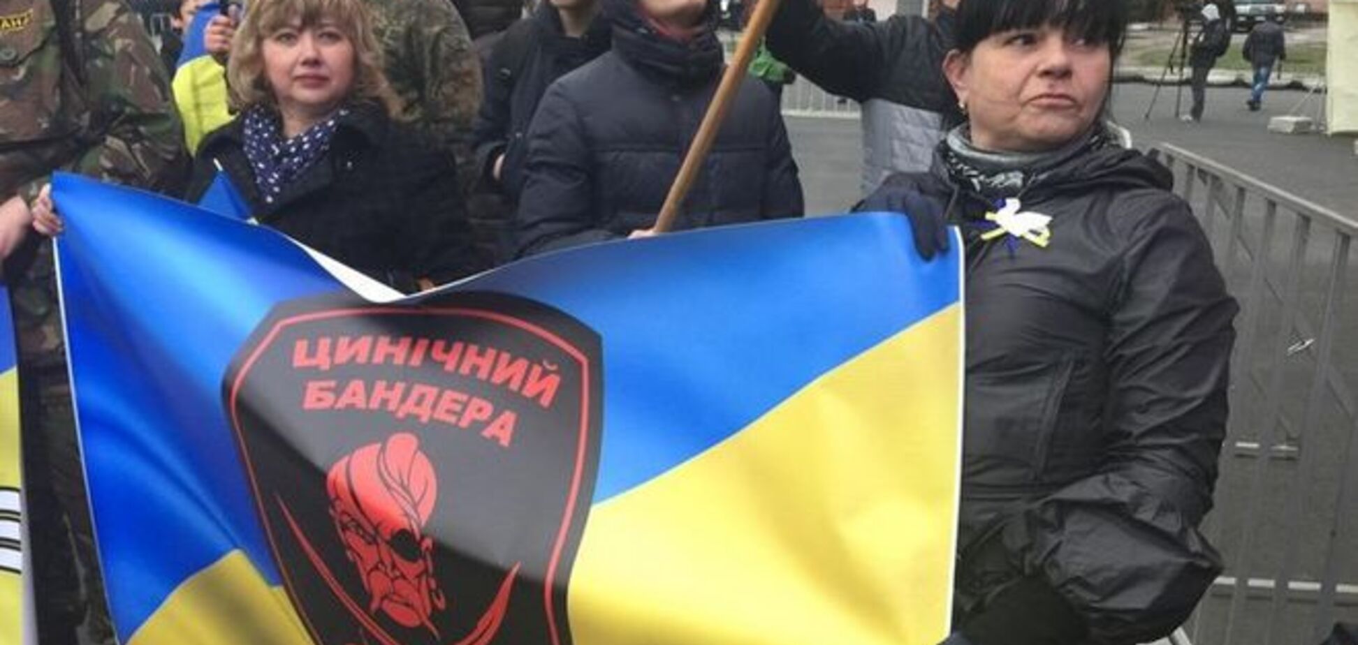 В Днепропетровске проходит вече против авторитаризма: онлайн трансляция