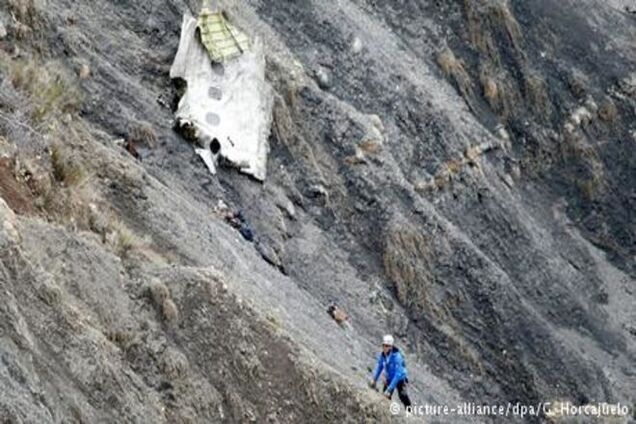 СМИ опубликовали выдержки из стенограммы 'черного ящика' разбившегося А320