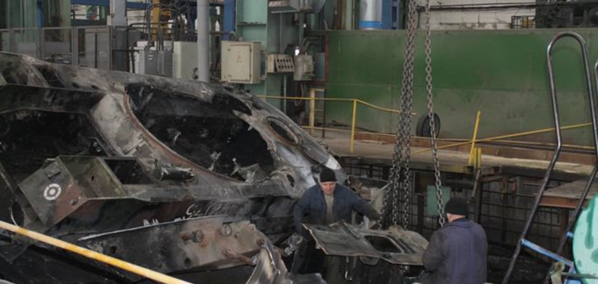 Журналіст розповів, як завод 'Донецькгірмаш' лагодить українську бронетехніку на благо 'Новоросії'
