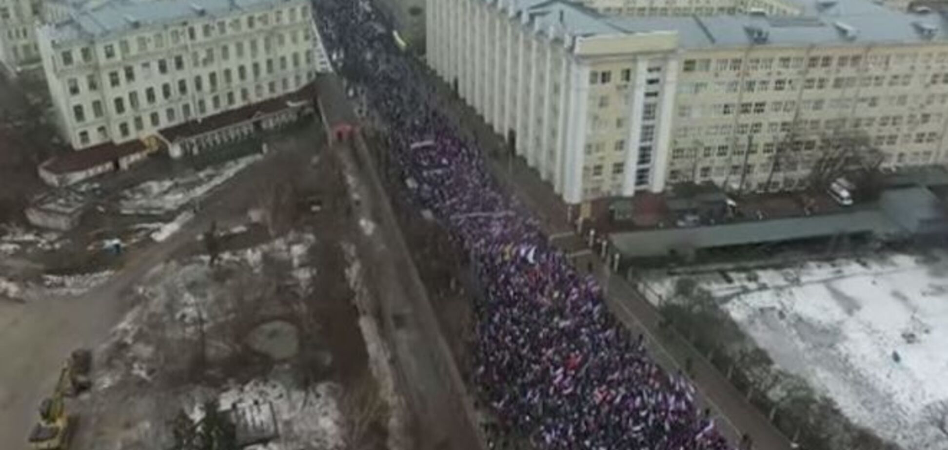 В сети появилось трогательное видео марша памяти Немцова, снятое с высоты птичьего полета