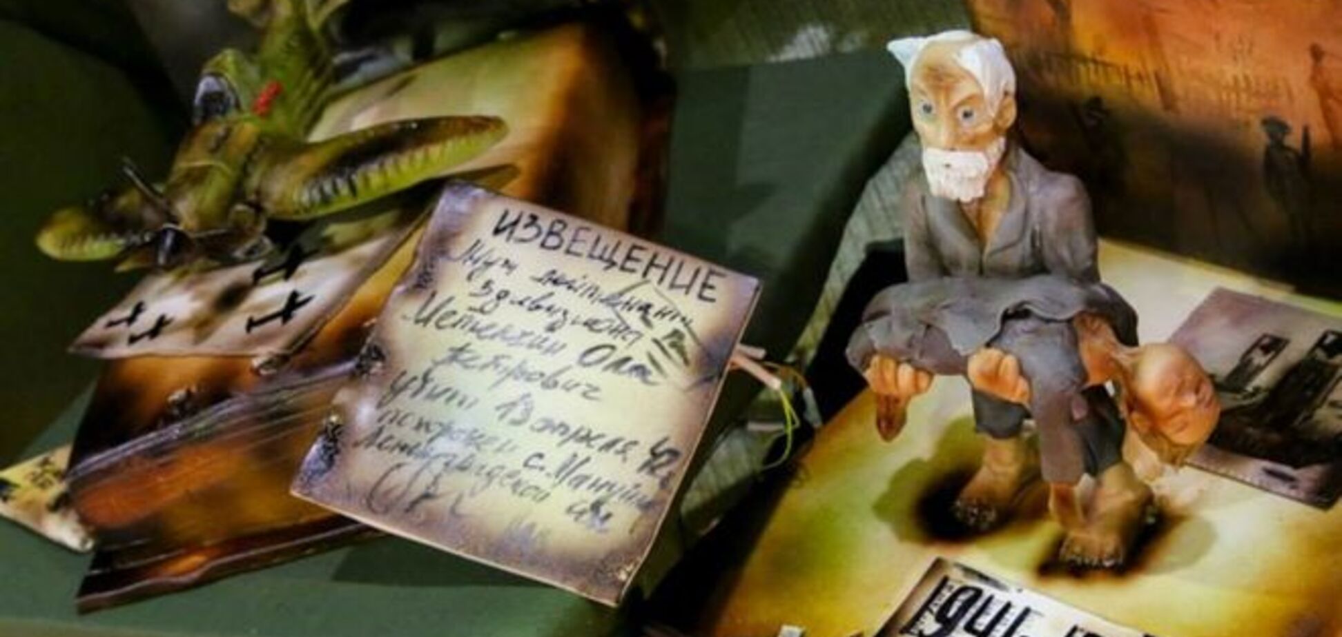 'В Красноярске утром рано дети съели ветерана'. Российских блогеров возмутил торт с мертвым мальчиком