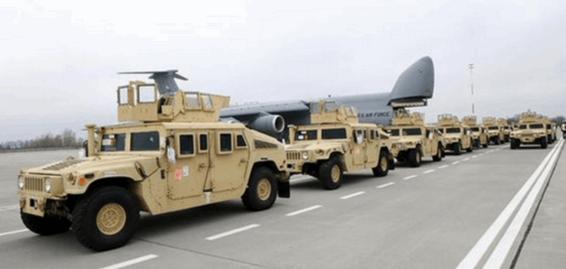 В Украину прибыла очередная партия броневиков Humvee: фотофакт