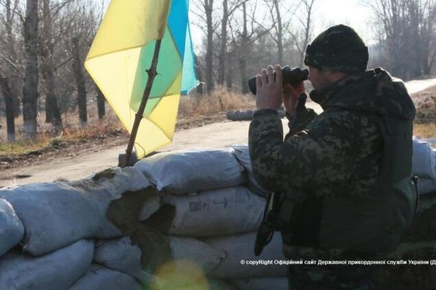 На линии разграничения на Донбассе задержаны 12 грузовиков с едой и металлом