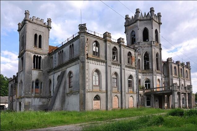 Путешествие по заброшенным дворцам Украины