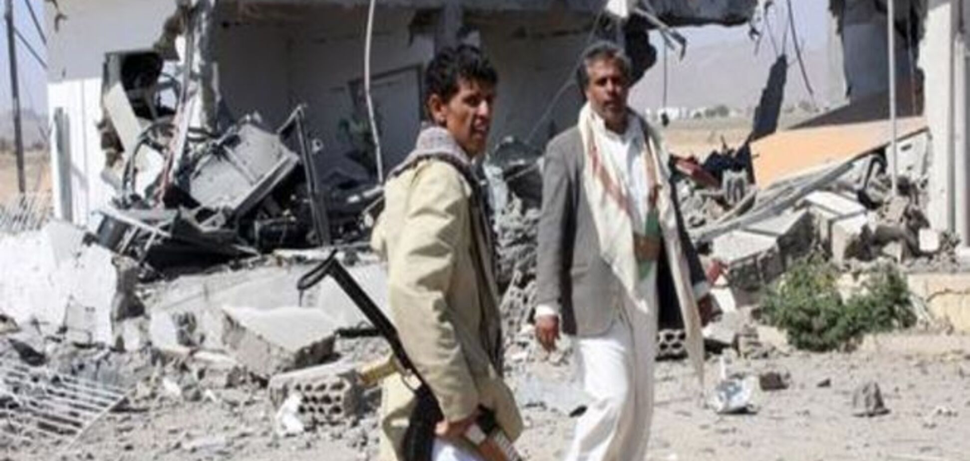 Около 35 человек стали жертвами бомбардировок в Йемене
