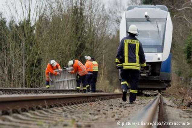 Из-за урагана в некоторых регионах Германии приостановлено движение поездов