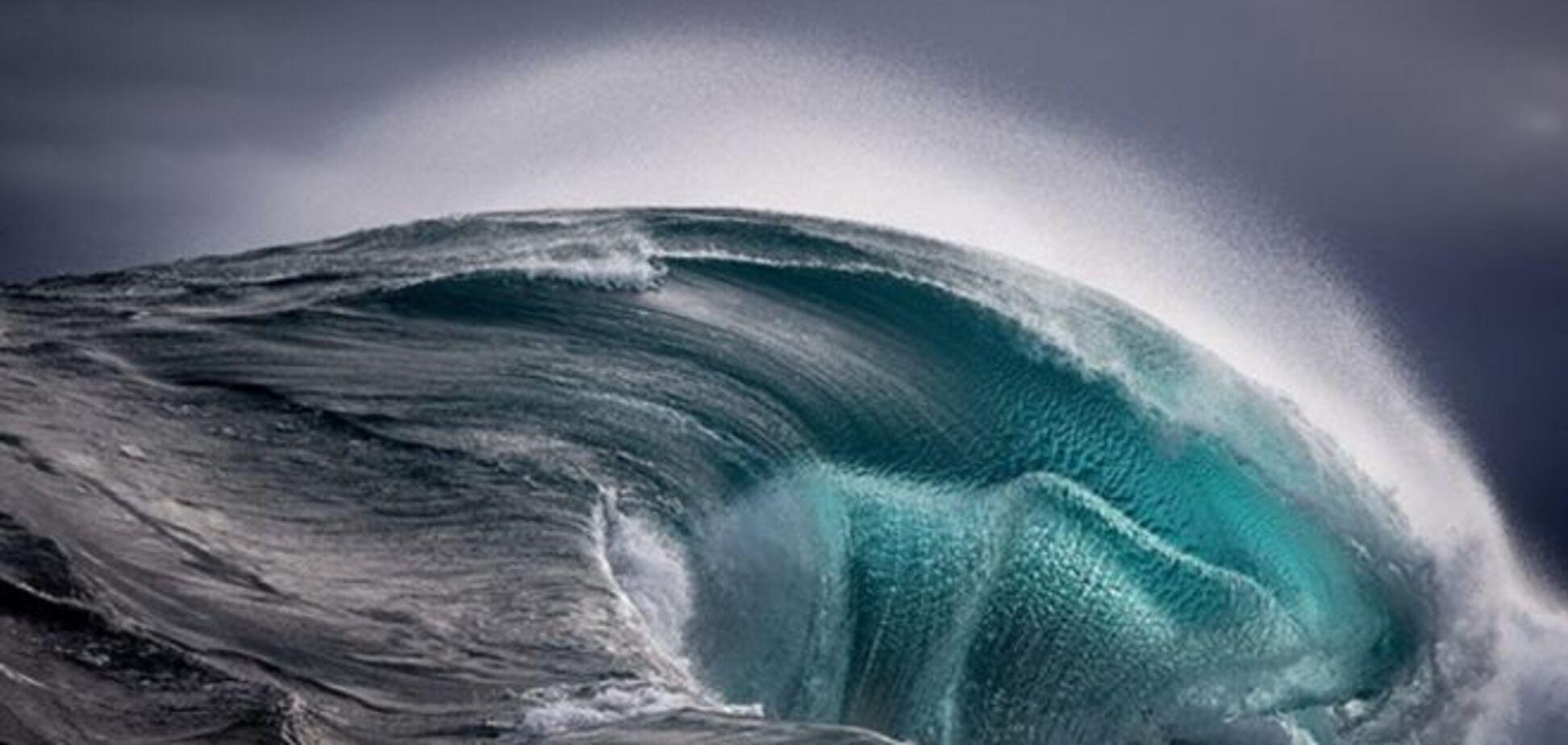 Страдающий дальтонизмом фотограф показал, какими он видит волны