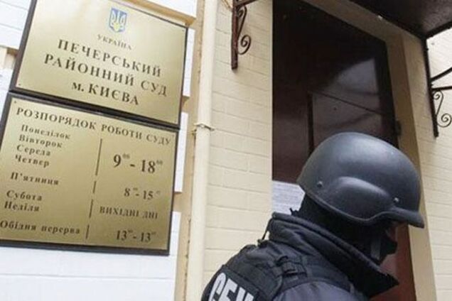 Арест судей даст власти время для маневров