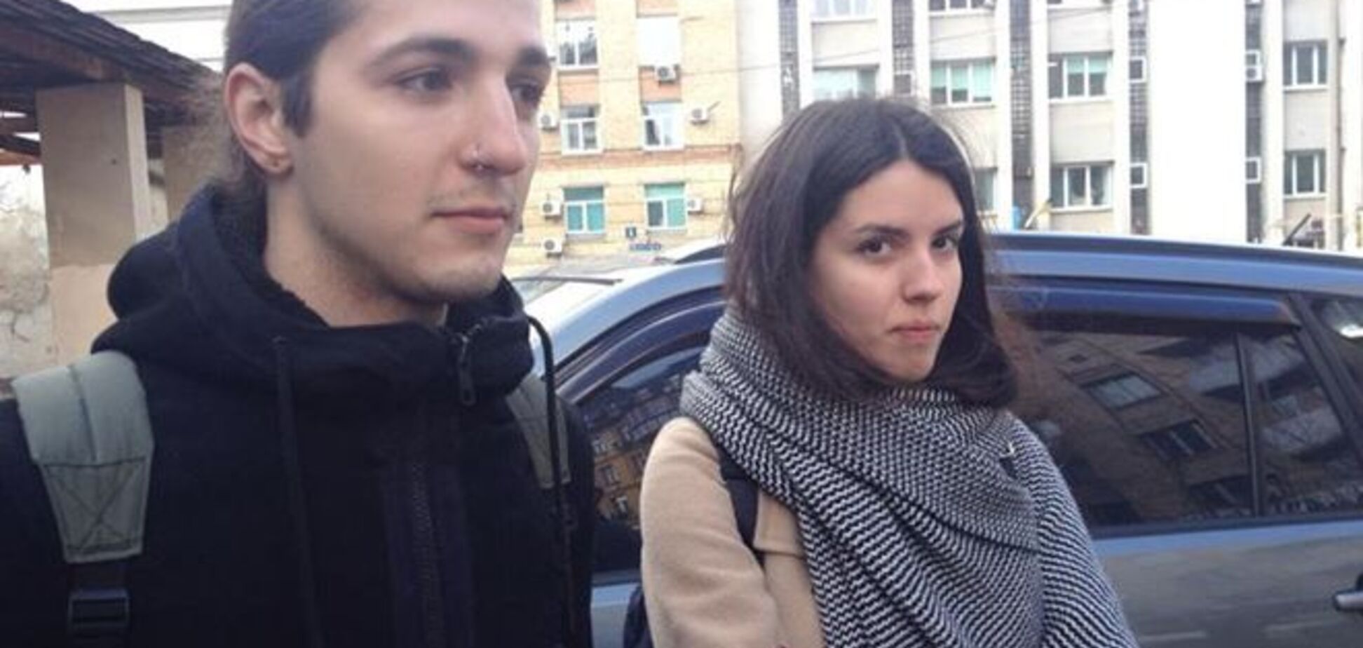 В Киеве волонтеры вызвали милицию и задержали молодых людей, радостно кричавших 'ДНР! ДНР!'