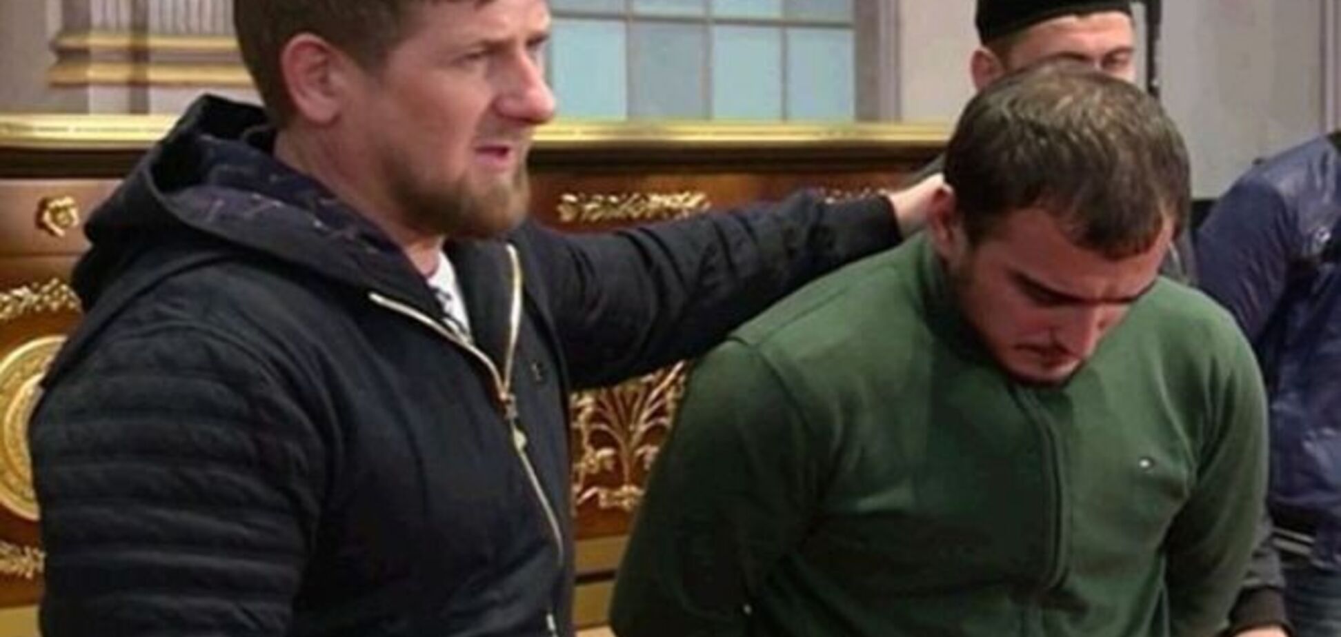 Кадыров устроил массовое исцеление наркоманов в мечети