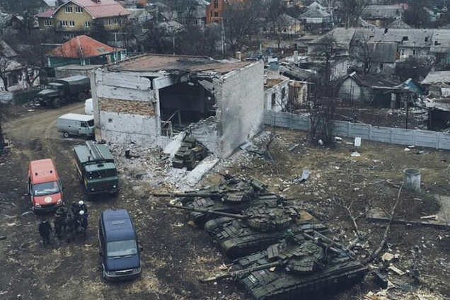 В Донецке террористы 'отвели' тяжелую технику во дворы жилых кварталов: фотофакт