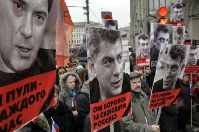 Помощница Немцова обнародовала его записку о российских десантниках на Донбассе
