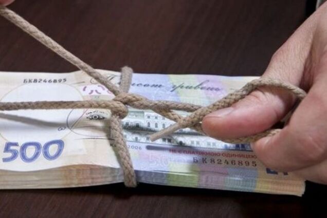 Сотрудника Государственной фискальной службы поймали на взятке в $100 тыс.