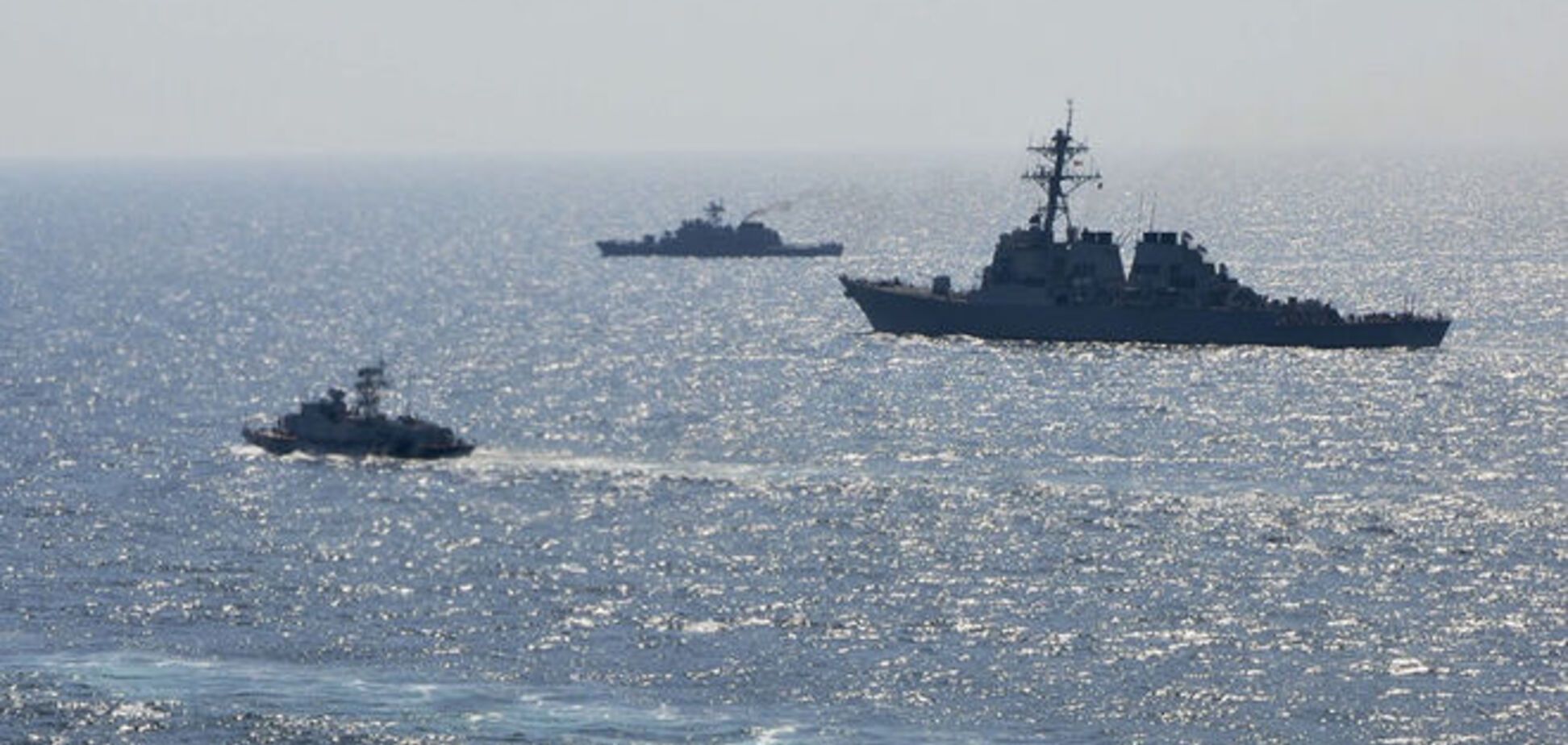Кораблі НАТО починають військові навчання поблизу Криму