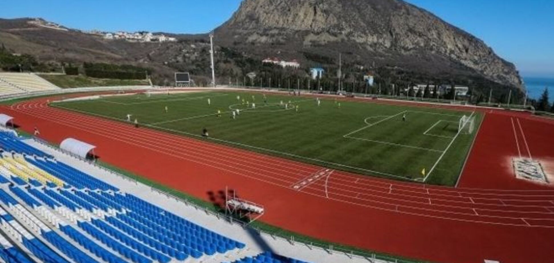 УЕФА начал инспекцию футбольного Крыма