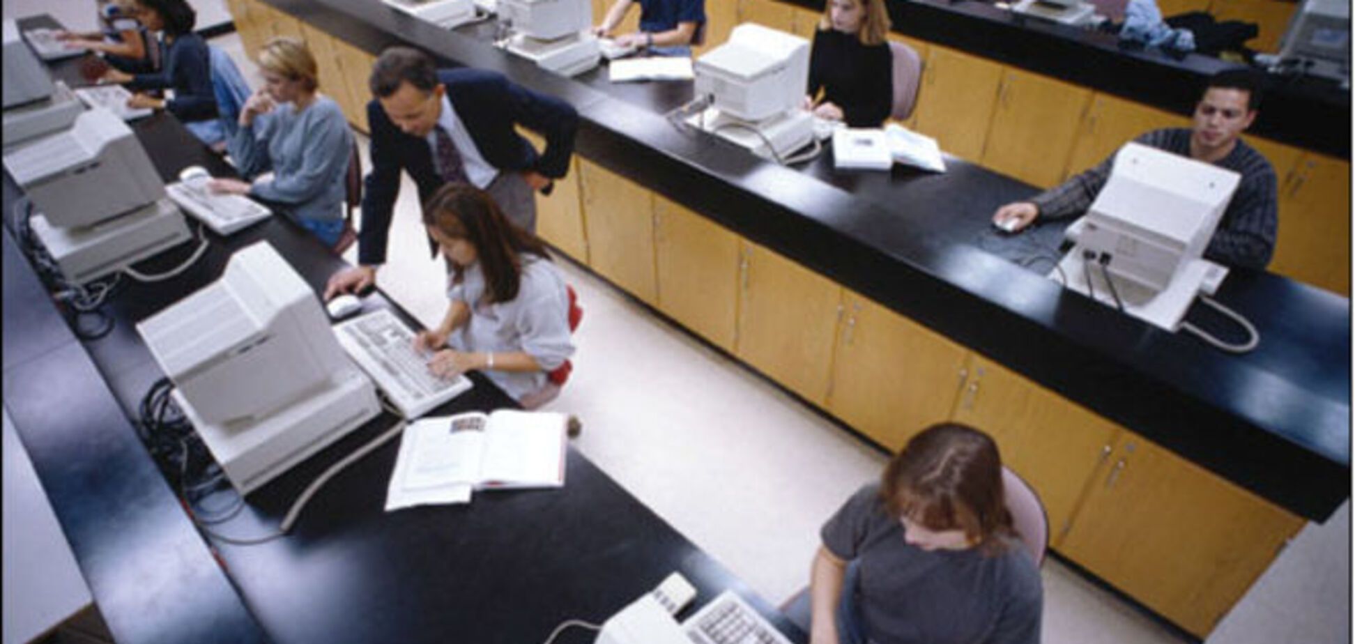 Волонтерам посоветовали не светить в сети отправки груза в АТО: разведка России собирает всю информацию