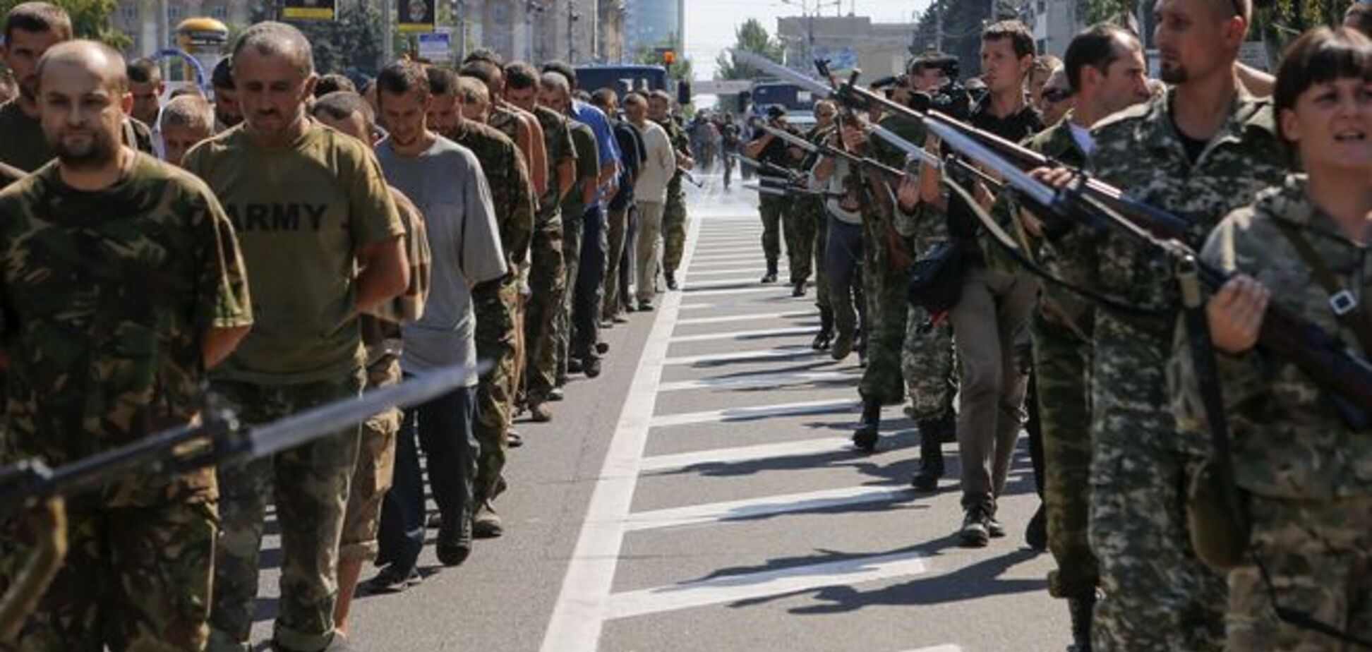 В ООН признали 'парад пленных' в Донецке военным преступлением