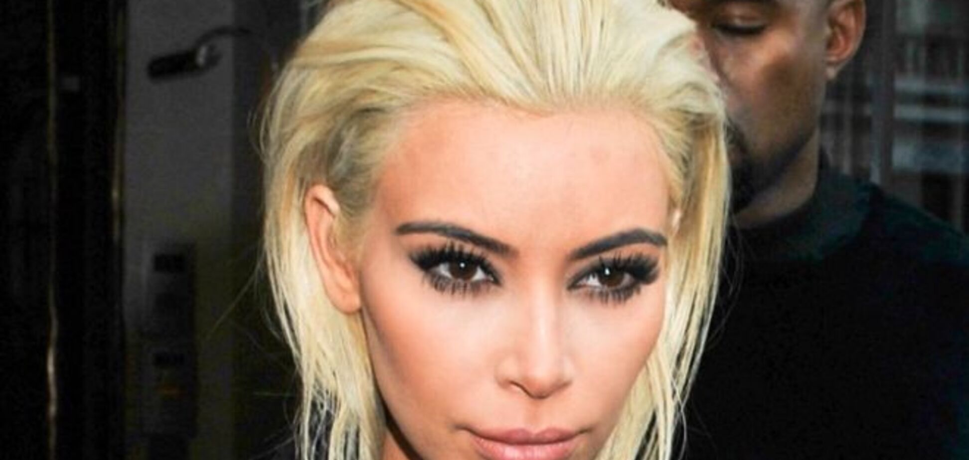 Новый образ по весне: Ким Кардашьян стала блондинкой