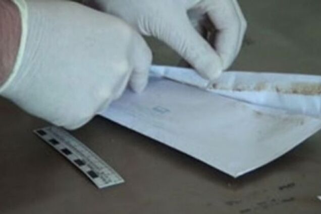 Канадских министров запугивают: троим прислали конверты с белым порошком