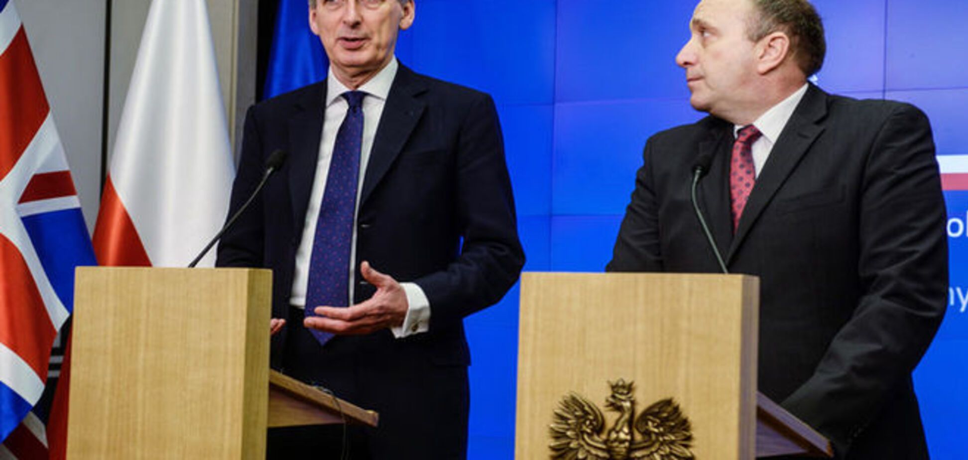 ЕС готовит новые санкции против России: среди них - отключение SWIFT