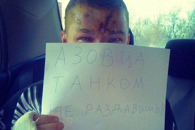 'Азовца' танком не раздавишь!'. Боевики пытались переехать украинского бойца