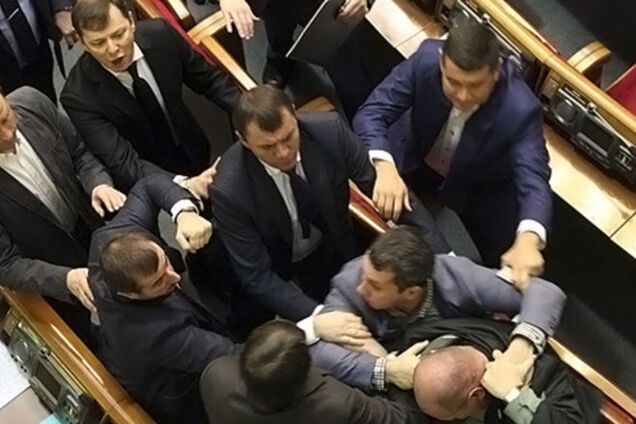 Драчунам Ляшко и Мельничуку придется заплатить 40 тыс. за пресс-поинт в Раде