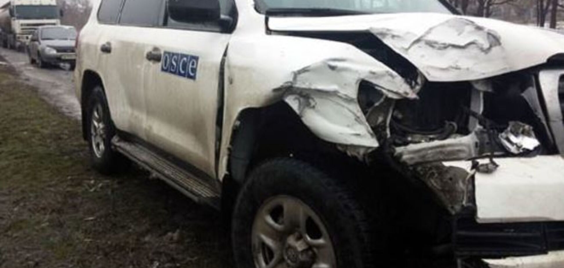 Под Песками в ДТП попали наблюдатели ОБСЕ и украинские добровольцы