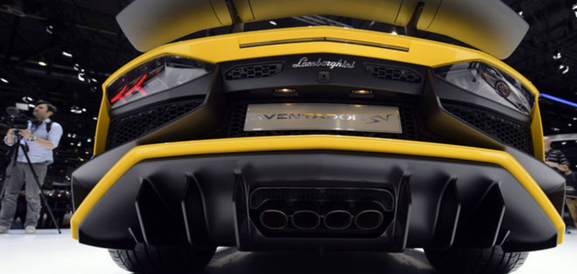 Lamborghini поразил Женеву 'космическим' спорткаром