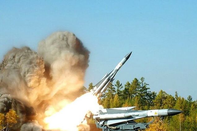 Российские зенитно-ракетные войска начали масштабную стрельбу в 60 км от Мариуполя