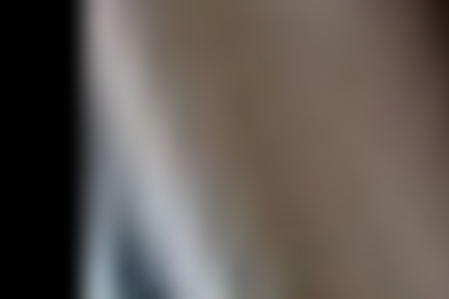 Российские наемники расстреляли из автомата учебники в детской библиотеке: видеофакт