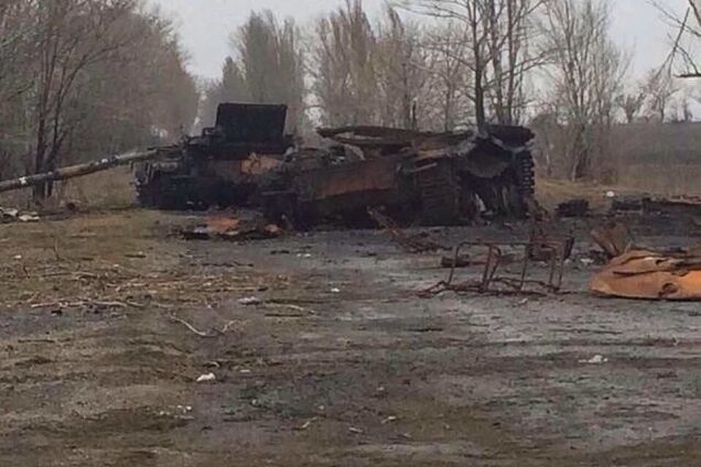 Партизаны 'Тени' взорвали два российских танка с экипажами: фотофакт