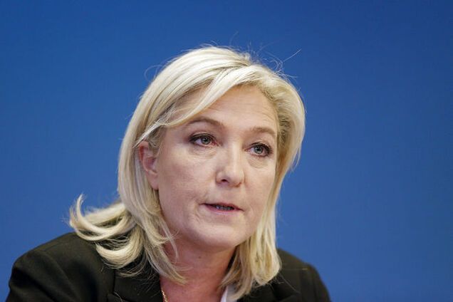 Французская подружка Путина размечталась о выходе из 'прогнившей' системы ЕС