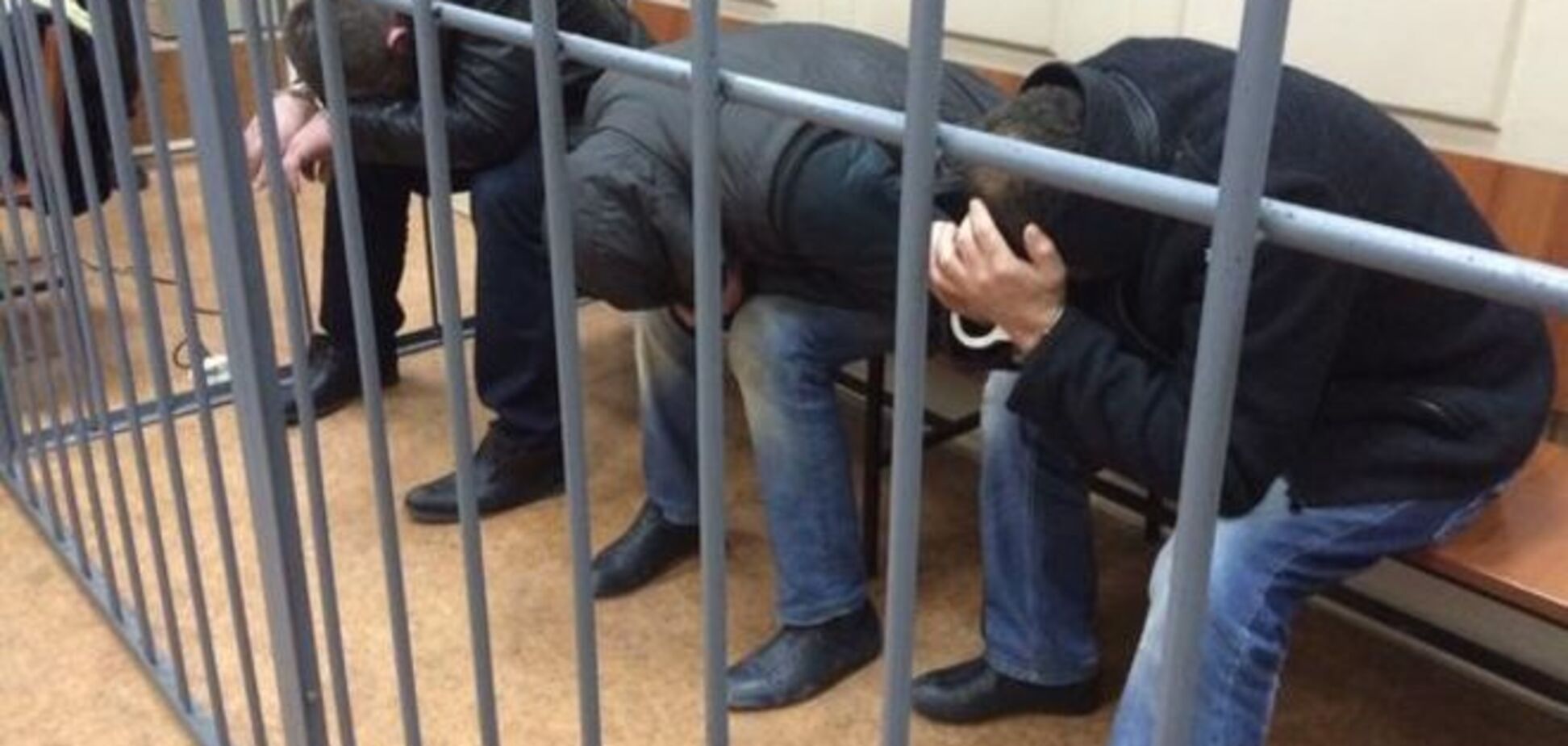 Двоим подозреваемым в убийстве Немцова предъявили обвинения