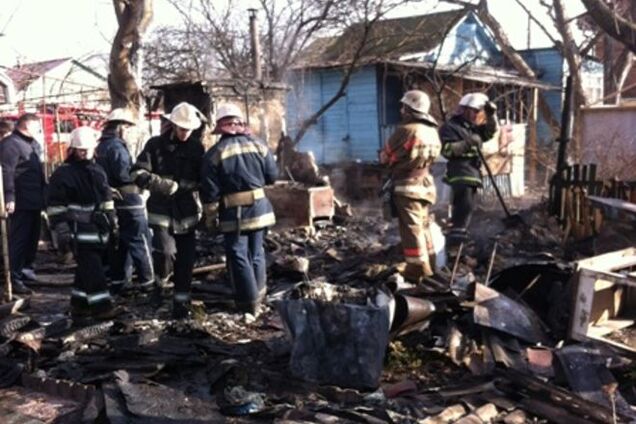Во время пожара в Киеве обнаружили тело мужчины: опубликовано видео