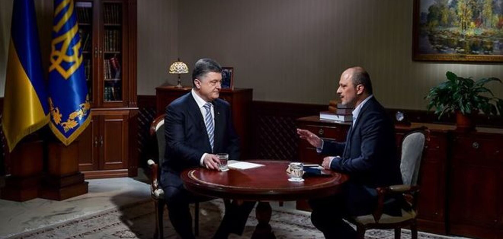 'Решил начать с себя!'. Порошенко призвал власть больше общаться с народом