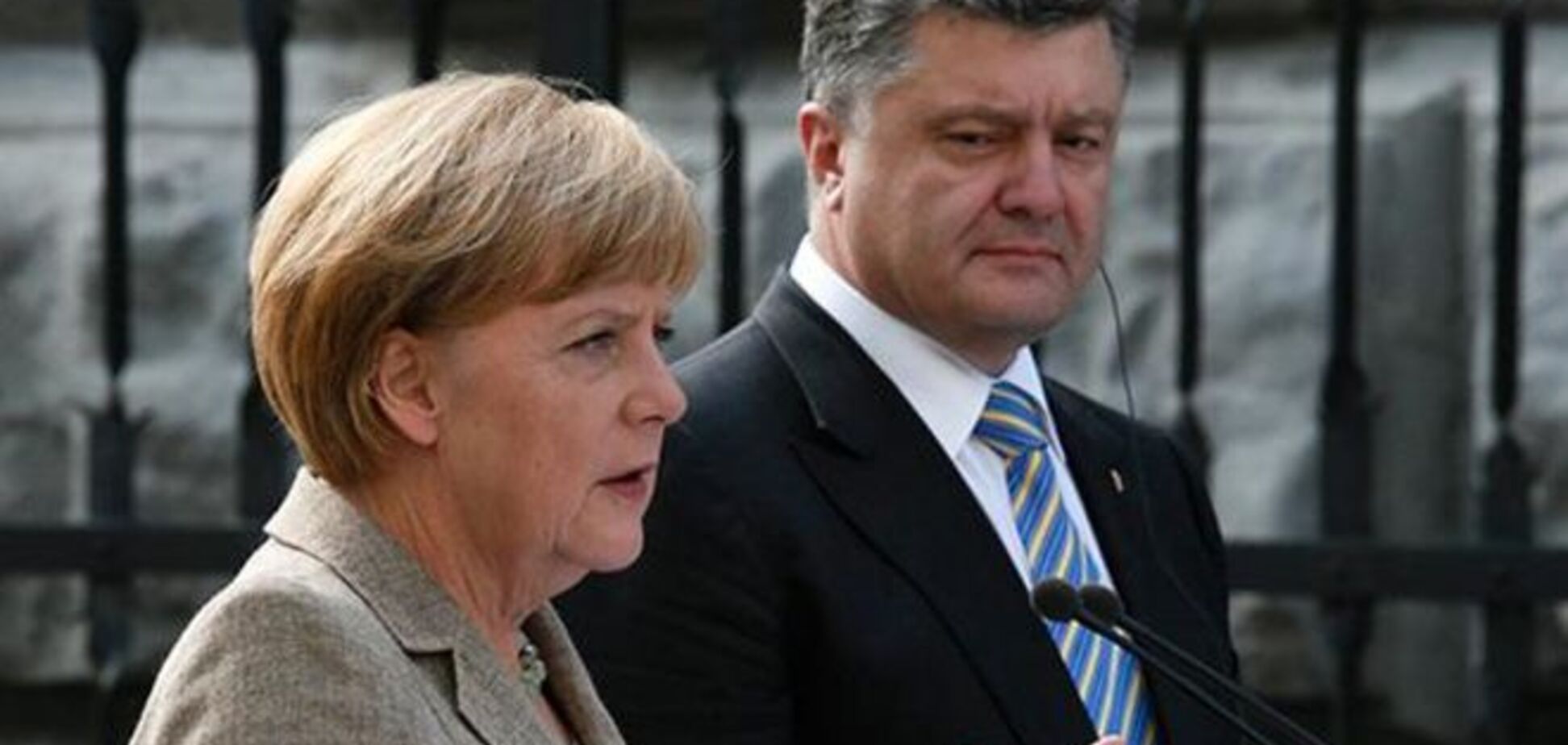 Порошенко и Меркель договорились провести встречу 'нормандской четверки'