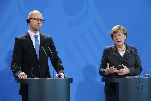 Яценюк и Меркель договорились о проведении бизнес-саммита
