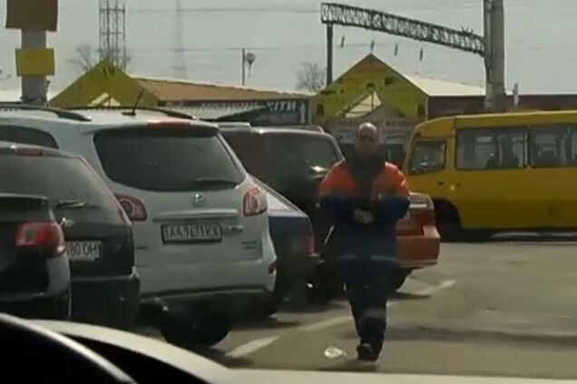 На киевских парковках 'зарабатывают' миллионы: раскрыта новая схема воровства