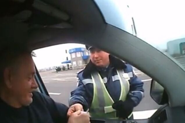 Совет автомобилистам: как поймать ГАИшника на взятке