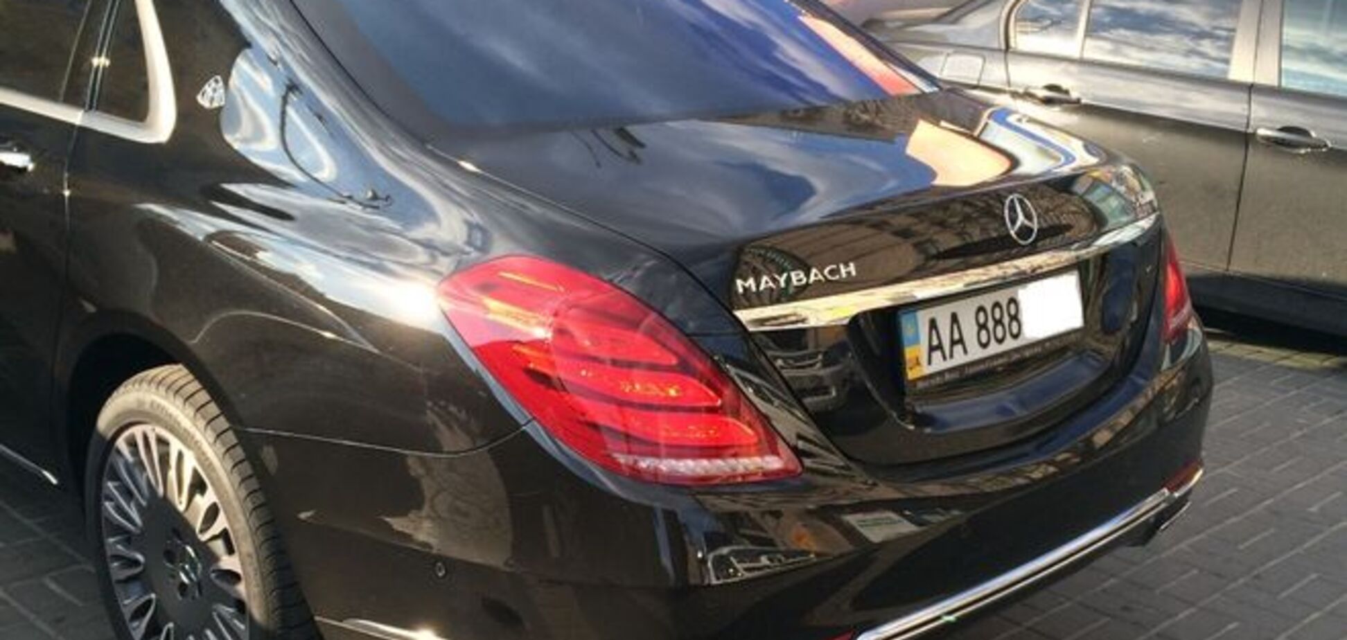 В Киеве показали уникальный Mercedes-Maybach