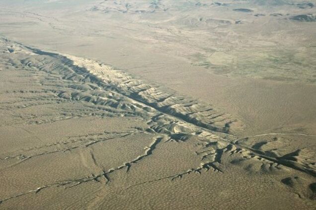 Пугающий земной разлом в США длиной более тысячу километров